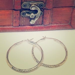 PRECIOUS HOOPS- DIAMOND CUT DETAILS- 925 SS